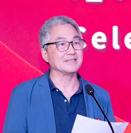 “陆老师，与你相遇，好幸运！”